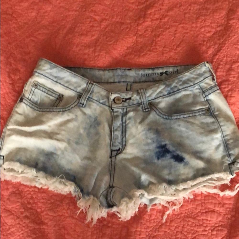 Stoned wash short shorts
